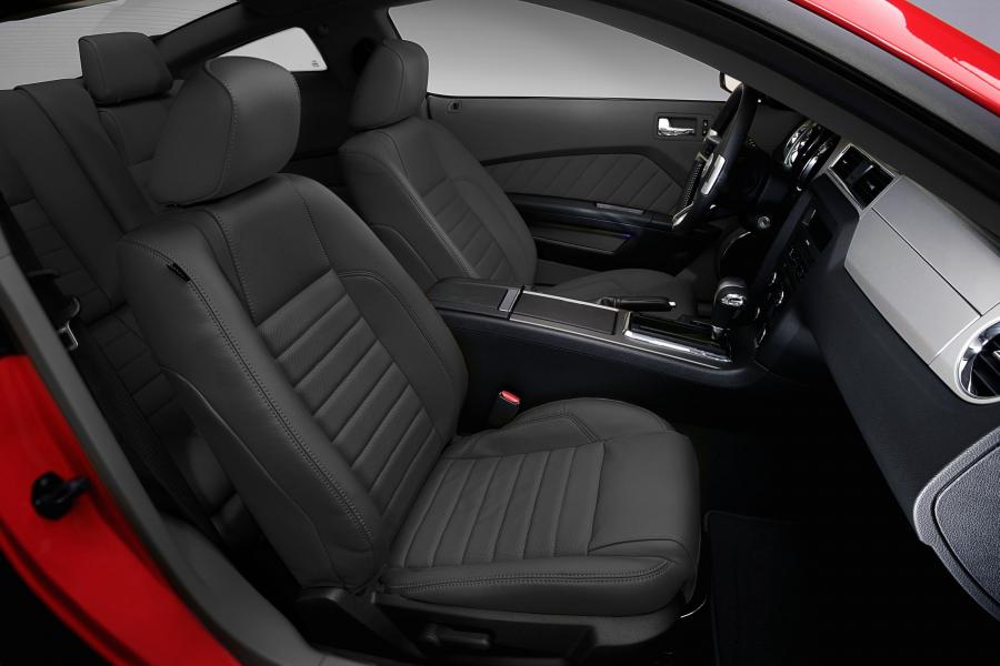  Ford Mustang GT 2011 года  (фото 67 из 90)